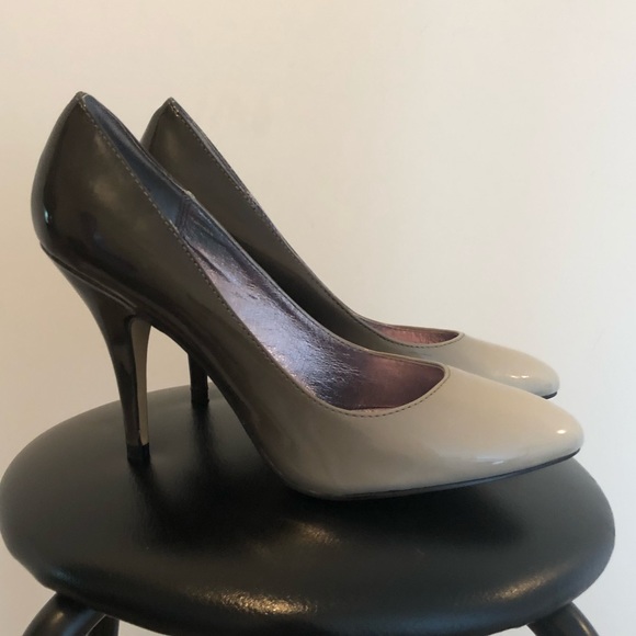 Like new! Dollhouse Pump. - Picture 5 of 7